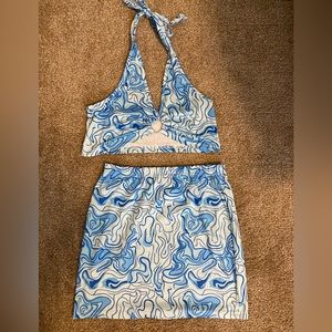 Blue and white marble two piece set
